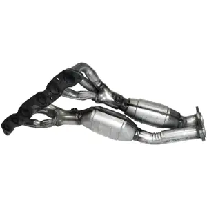 Catalytic Converter with Integrated Exhaust Manifold